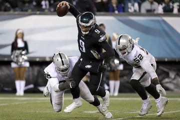 Las imágenes del último MNF entre los Eagles y Raiders