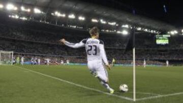 EN ACCI&Oacute;N. Beckham se dispone a efectuar un saque de esquina durante un partido con Los &Aacute;ngeles Galaxy de esta temporada.