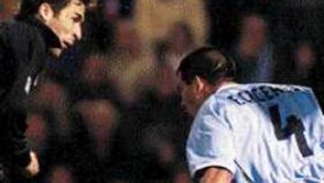 <B>GRAN REMATE.</B> Raúl rematando de cabeza el tanto del triunfo blanco en Balaídos.