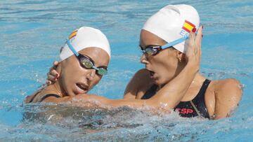 Las nadadoras espa&ntilde;olas Ona Carbonell (d) y Gemma Mengual (i) durante el entrenamiento de hoy, 4 de agosto de 2016, en el centro acu&aacute;tico Marina Lenk, en R&iacute;o de Janeiro, donde el pr&oacute;ximo 5 de agosto comenzar&aacute;n los Juegos Ol&iacute;mpicos R&iacute;o 2016. 