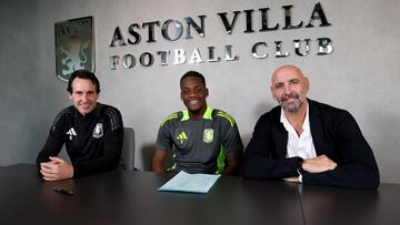 Aston Villa anuncia la renovación de Jhon Durán.