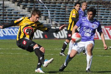 En 2011 Rangers jugó con una camiseta amarilla y negra, con un diseño muy particular. 