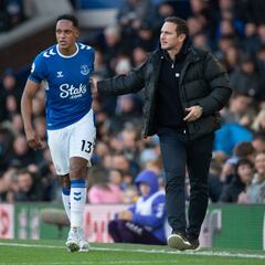 Yerry Mina perdería su puesto como titular ante Manchester City