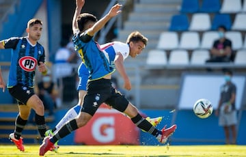 Valencia, en la jugada del gol ante Huachipato.