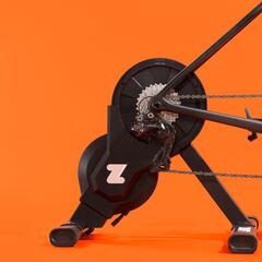 Zwift saca su propio rodillo inteligente: el Zwift Hub