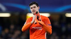 Courtois se disculpa con la grada del Chelsea.