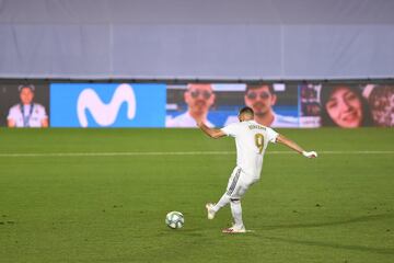 2-0. Karim Benzema marcó el segundo gol de penalti.