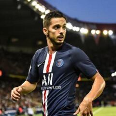 El PSG abre la veda y cierra dos salidas