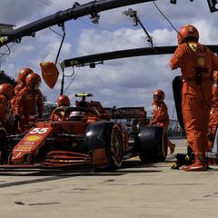 Dos incidentes desafortunados que arruinaron el día a Sainz