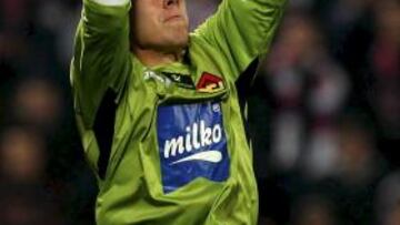 <b>SE BUSCA PORTERO. </b>En la imagen, el polaco Sandomierski.