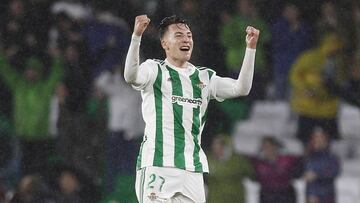 Francis celebra un gol con el Betis.