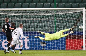 2 de noviembre de 2016. El Legia fue sancionado por los lanzamientos de bengalas en el anterior partido de Liga de Campeones ante el Borussia Dortmund.