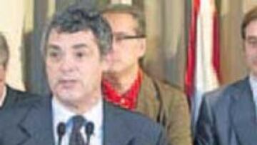 <b>LA FOTO IMPOSIBLE. </b>Villar teme a Roche, a su izquierda en la foto.