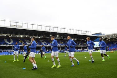 Ross Barkley hopes Everton can slice Liverpool's 8-point gap