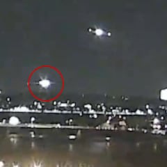 Una cámara de seguridad capta de forma nítida el momento de la colisión aérea sobre Washington