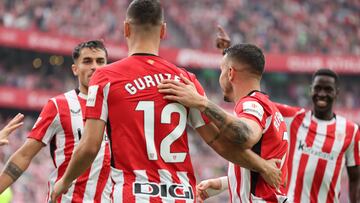 BILBAO, 22/09/2024.- El delantero del Athletic Club Gorka Guruzeta celebra su gol contra el Celta de Vigo, durante el partido de la jornada 6 de LaLiga en el estadio de San Mamés en Bilbao este domingo. EFE/ Luis Tejido