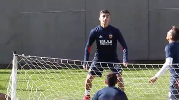 Ferrán Torres trains with Valencia senior squad for first time