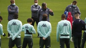 Pellegrini, ante sus jugadores en la sesión de hoy.