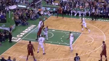 LeBron terminó desquiciado: taponazo de Brown a 'The King'