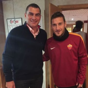 La primera foto que publicó Faryd en Europa fue con Francesco Totti, capitán de la Roma