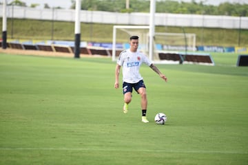 El equipo de Reinaldo Rueda tiene el gran objetivo de conseguir los tres puntos ante Ecuador en su casa. El partido será clave para la clasificación y el entrenador ya determina los detalles de los 11 jugadores que comenzarán el partido este jueves 13 de octubre. 