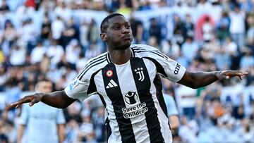 Rome (Italy), 10/05/2025.- Juventus' Randal Kolo Muani celebrates his goal during the Italian Serie A soccer match between SS Lazio and Juventus FC at the Olimpico stadium in Rome, Italy, 10 May 2025. (Italia, Roma) EFE/EPA/RICCARDO ANTIMIANI