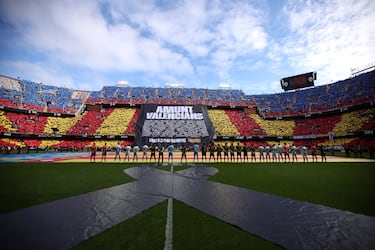 Emotivo homenaje en Mestalla por las víctimas de la DANA.