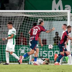 Loureiro agiganta las dudas del Elche