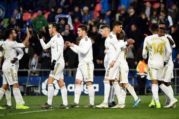 Luka Modric makes it 0-3 in stoppage-time. Min.90+6