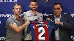 Mayoral (2) and other strikers with weird numbers: Ronaldo, Eto'o