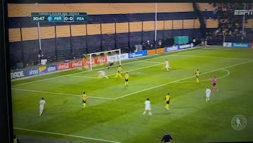 Brayan Cortés hace esto en Peñarol y el relator uruguayo reacciona con locura