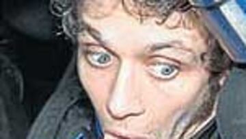 <b>FELIZ. </b>Rossi sólo bromeó tras el rally.