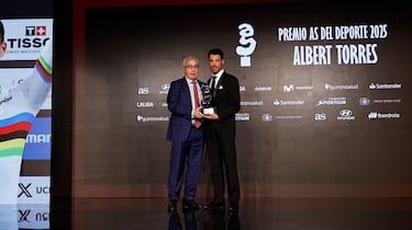 Entrega el premio: Alejandro Blanco, Presidente del COE. Recoge el premio: Albert Torres.