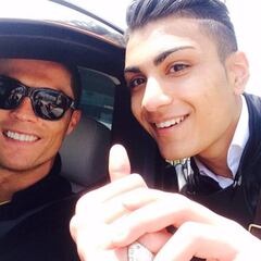 Se hace operaciones para parecerse a Cristiano Ronaldo