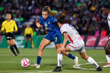 América femenil vuelve a dejar ir la cima