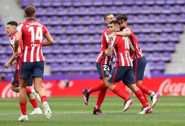 Los jugadores del Atlético de Madrid celebrando el gol del empate de Correa