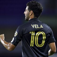 Carlos Vela lució en el duelo frente a Cruz Azul