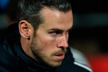 Real Madrid's Welsh forward Gareth Bale attends the Spanish Copa del Rey (King's Cup) quarter-final second leg football match between Girona FC and Real Madrid CF at the Montilivi stadium in Girona on January 31, 2019. (Photo by PAU BARRENA / AFP)