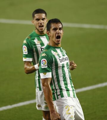 1-1. Aissa Mandi celebró el gol del empate.