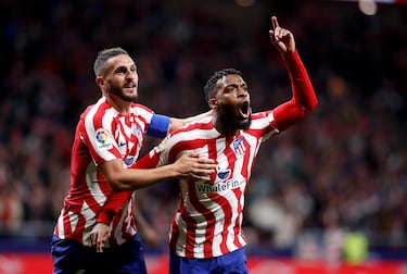 3-0. Thomas Lemar celebra el tercer gol que marca en el minuto 66 con Koke.
