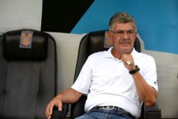 Pendiente del accionar de su equipo el técnico Ricardo Ferretti