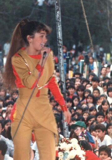 Durante su infancia y parte de su adolescencia, la cantante era conocida como “Lucerito”.