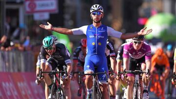 Fernando Gaviria gana etapa en el Tour de Gran Breta&ntilde;a.