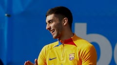 Ferran, Adama y Dest apuntan al once