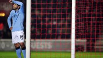 El delantero del Manchester City Sergio Agüero durante un partido de la Premier League contra el Southampton el 9 de febrero de 2013.