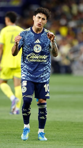 NASHVILLE, TENNESSEE - APRIL 07: Alejandro Zendejas #10 of Club Am�rica reacts after a missed shot on a goal during the second half of the CONCACAF Champions Cup Quarterfinals against Nashville SC at GEODIS Park on April 07, 2026 in Nashville, Tennessee. Johnnie Izquierdo/Getty Images/AFP (Photo by Johnnie Izquierdo / GETTY IMAGES NORTH AMERICA / Getty Images via AFP)