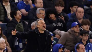 Soccer Football - UEFA Champions League - Round 16 - Second Leg - Chelsea v Paris St Germain - Stamford Bridge, London, Britain - March 17, 2026 Paris St Germain coach Luis Enrique during the match Action Images via Reuters/Andrew Couldridge