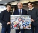 Los hermanos Márquez, con el presidente de Repsol