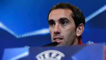 El central uruguayo Diego Godín cree que no se debe exagerar sobre el juego del equipo: "Somos críticos y sabemos que hay cosas que mejorar, pero siempre somos equilibrados".