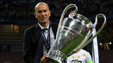 Zidane posa con la Und&eacute;cima.